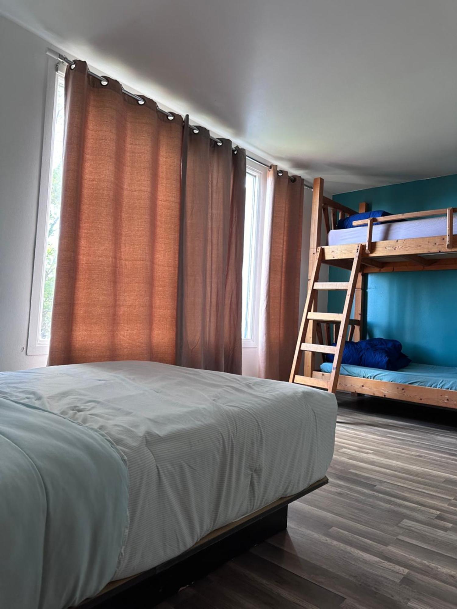 Le Carabobo Auberge Forillon Gaspé المظهر الخارجي الصورة